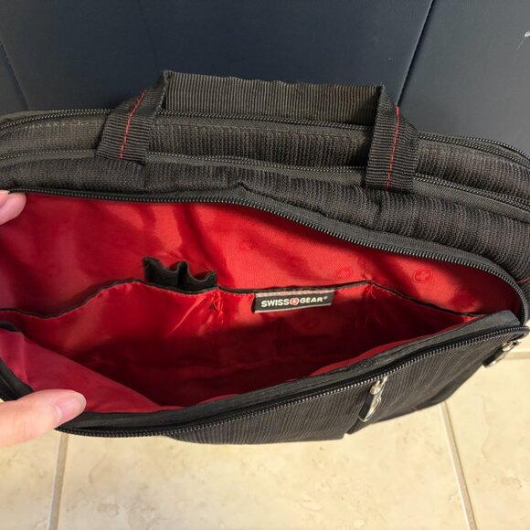 Swiss Gear 14" Laptop Carrying Case with Shoulder Strap - Picture 3 of 5